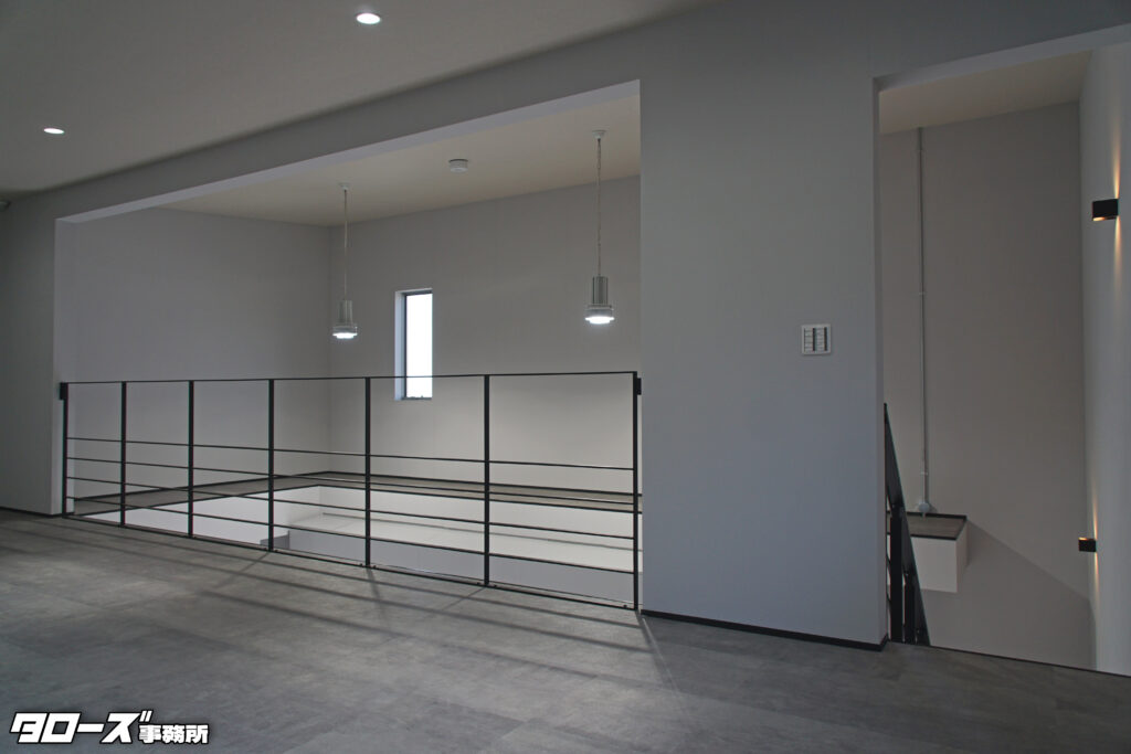 物件名：HONGO BASE（本郷ベース）
所在地：名古屋市名東区社が丘３丁目１４１６
最寄駅：名古屋市営地下鉄 東山線 本郷駅
タイプ：ガレージハウス（倉庫・事務所）
構　造：木造２階建
築年月：2025年10月