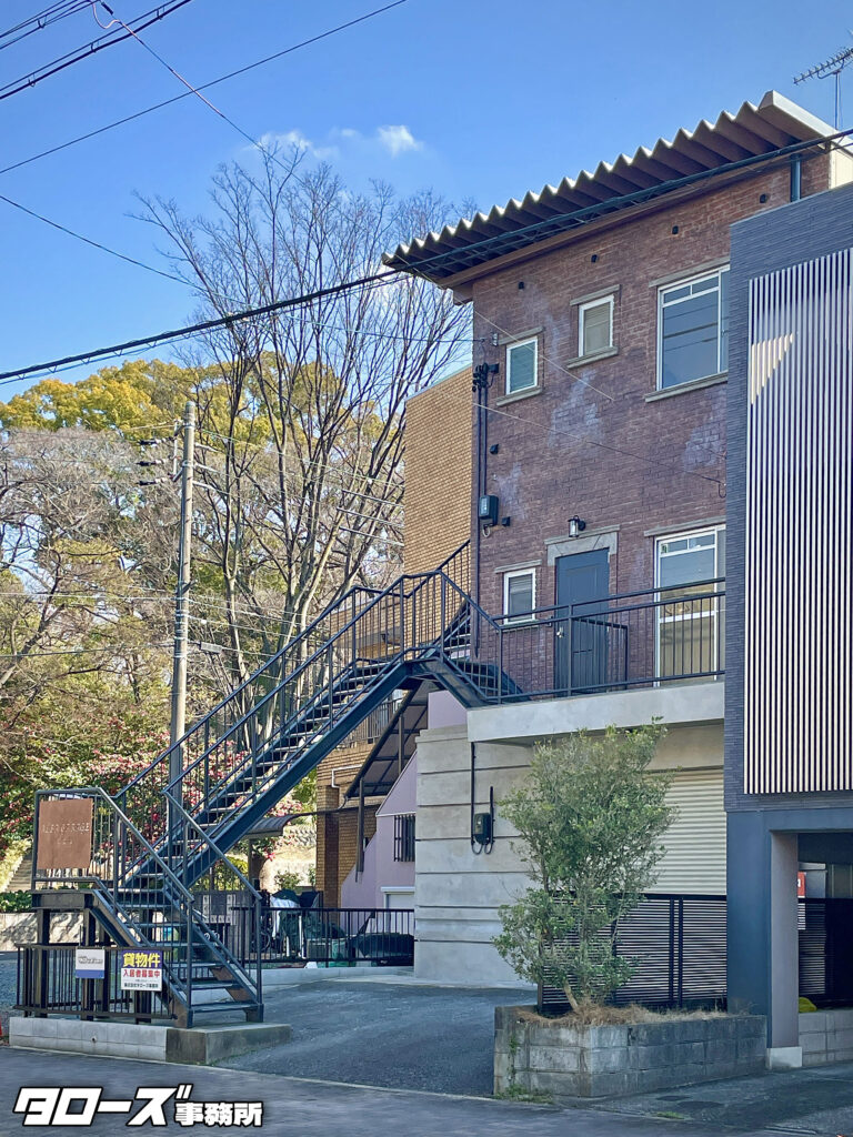物件名：ALBA GARAGE白壁北
所在地：名古屋市北区大杉1丁目21-8
最寄駅：名鉄瀬戸線 尼ケ坂駅 徒歩1分
タイプ：事務所・テナント（３階）
構　造：鉄骨造 地上3階
築年月：1978年8月
