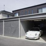 物件名：Carin（カリン） 所在地：岐阜県大垣市熊野町1102-1 最寄駅：JR東海道線 荒尾駅 徒歩5分 タイプ：賃貸ガレージハウス（1LDK・52㎡） 株式会社タローズ事務所 ［所属団体］ ・公益社団法人 全日本不動産協会 ・公益社団法人 不動産保証協会 ・一般社団法人 全国不動産協会 ・名古屋商工会議所 不動産部会