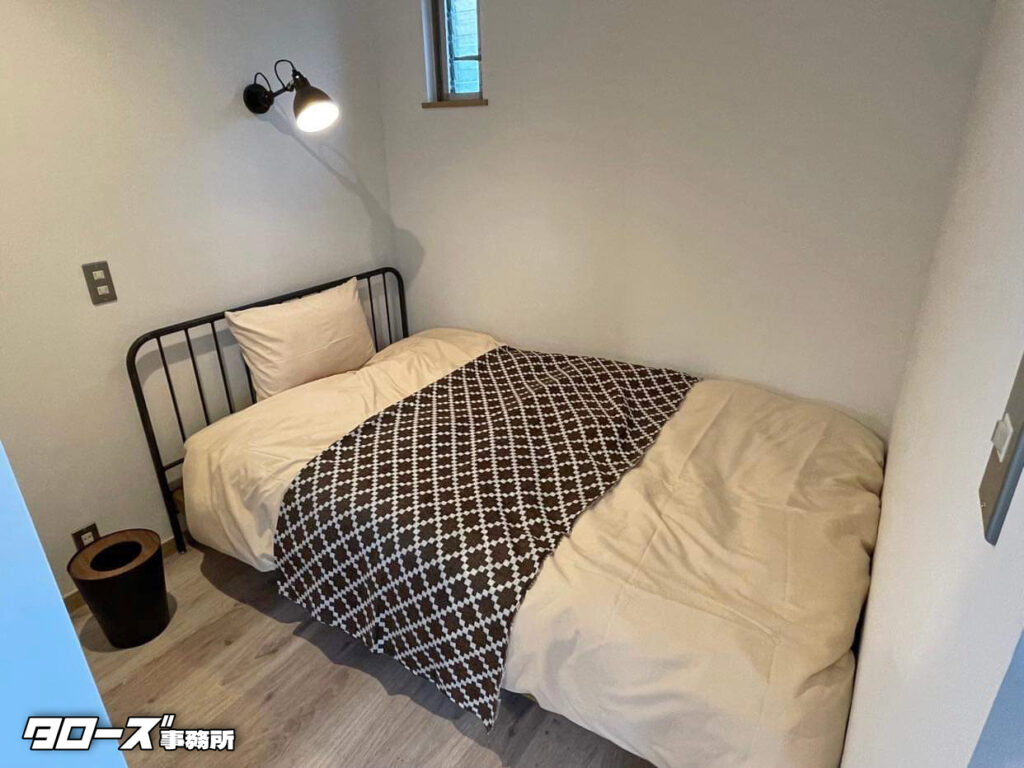 物件名：MOBILE HOME 8（モバイルホーム）
所在地：山梨県北杜市長坂町小荒間1270-11
タイプ：貸別荘（バケーションレンタル）