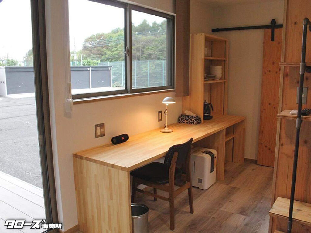 物件名：MOBILE HOME 8（モバイルホーム）
所在地：山梨県北杜市長坂町小荒間1270-11
タイプ：貸別荘（バケーションレンタル）