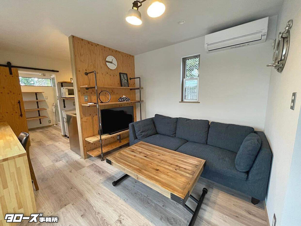 物件名：MOBILE HOME 8（モバイルホーム）
所在地：山梨県北杜市長坂町小荒間1270-11
タイプ：貸別荘（バケーションレンタル）