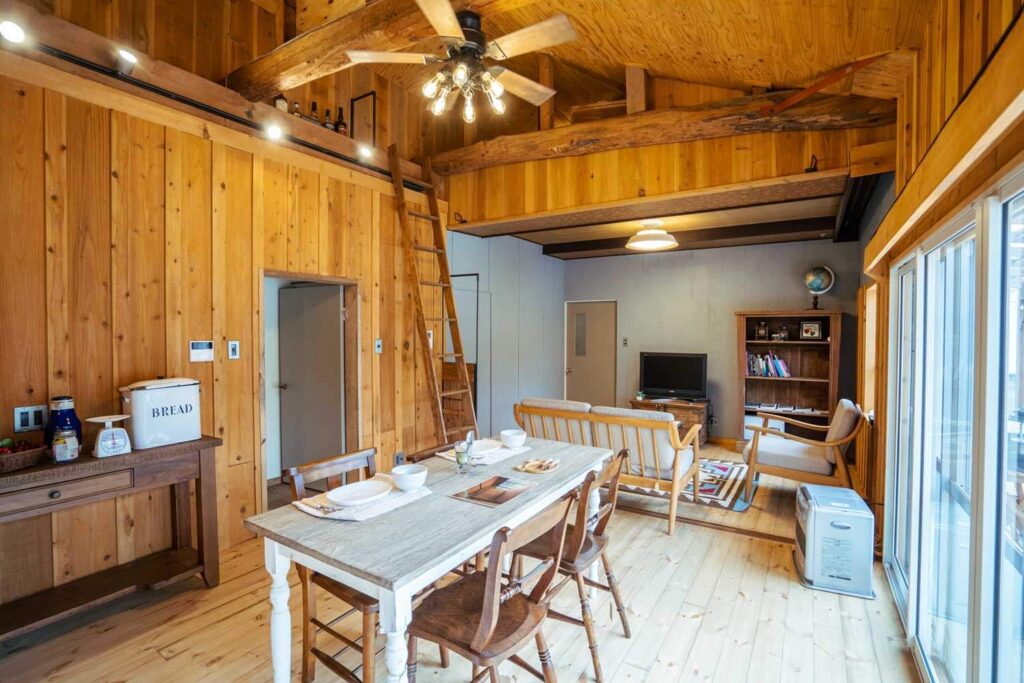 物件名:Kona House(コナハウス)
所在地:愛知県江南市東野町鐘鋳山77番地
最寄駅:名鉄犬山線・江南駅
タイプ:木造平屋建(3LDK)
※フルリノベーション物件です。