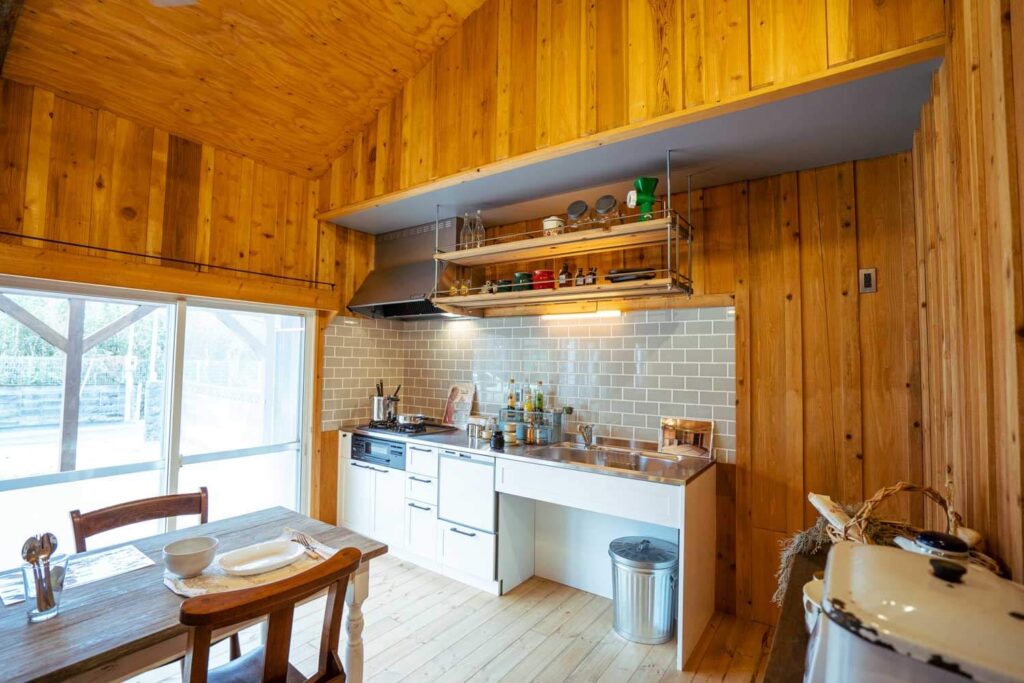 物件名:Kona House(コナハウス)
所在地:愛知県江南市東野町鐘鋳山77番地
最寄駅:名鉄犬山線・江南駅
タイプ:木造平屋建(3LDK)
※フルリノベーション物件です。