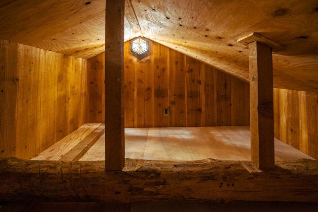 物件名:Kona House(コナハウス)
所在地:愛知県江南市東野町鐘鋳山77番地
最寄駅:名鉄犬山線・江南駅
タイプ:木造平屋建(3LDK)
※フルリノベーション物件です。