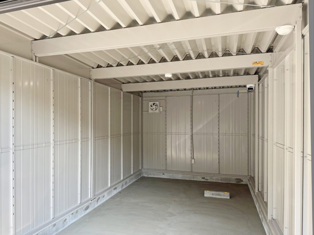 物件名:GROUD GARAGE 箱根仙石原
所在地:神奈川県足柄下郡箱根町仙石原1113-7
設備:
・ALSOKホームセキュリティ完備
・100Vコンセント・室内照明・換気扇