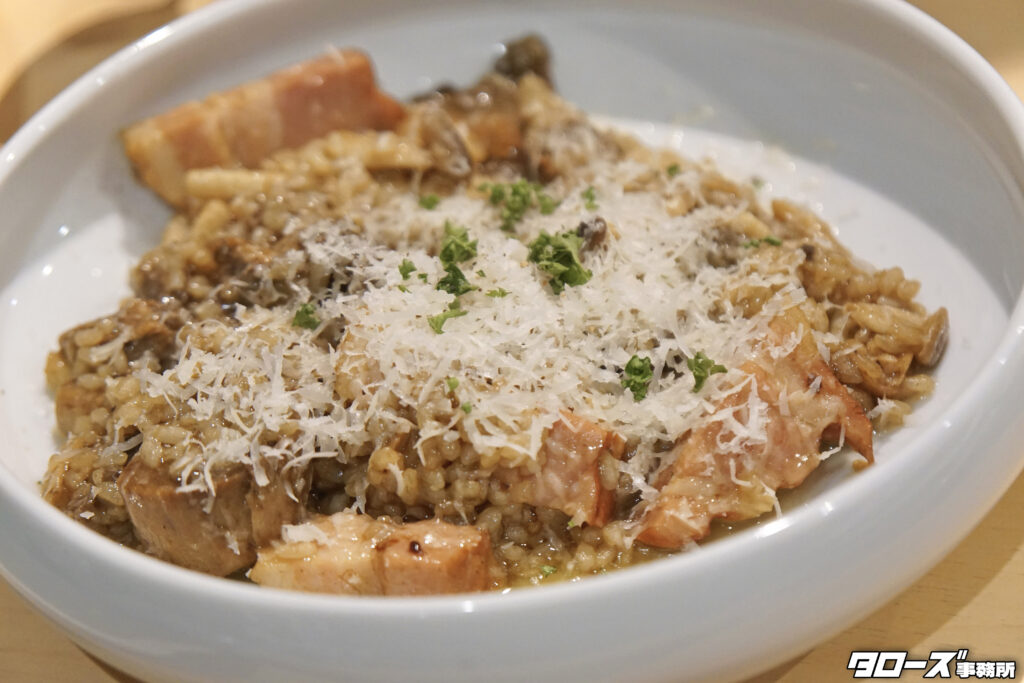 店舗名:TRATTORIA CUORE
(トッラットリア・クオーレ)
所在地:名古屋市千種区松軒1-9-10 山田ハイツ 1F
最寄駅:地下鉄東山線・桜通線 今池駅
バス停:名古屋市営バス 都通一丁目
・Lunch 11:30~14:00 (L.O.13:30)
・Dinner
火~土 18:00~22:00 (L.O.21:00)
日曜日 14:00~17:00 (L.O.21:00)
・定休日:月曜日
※カジュアルに楽しむイタリアンとワインのお店
※2026年7月10日グランドオープン。
※タローズ事務所(テナント仲介)