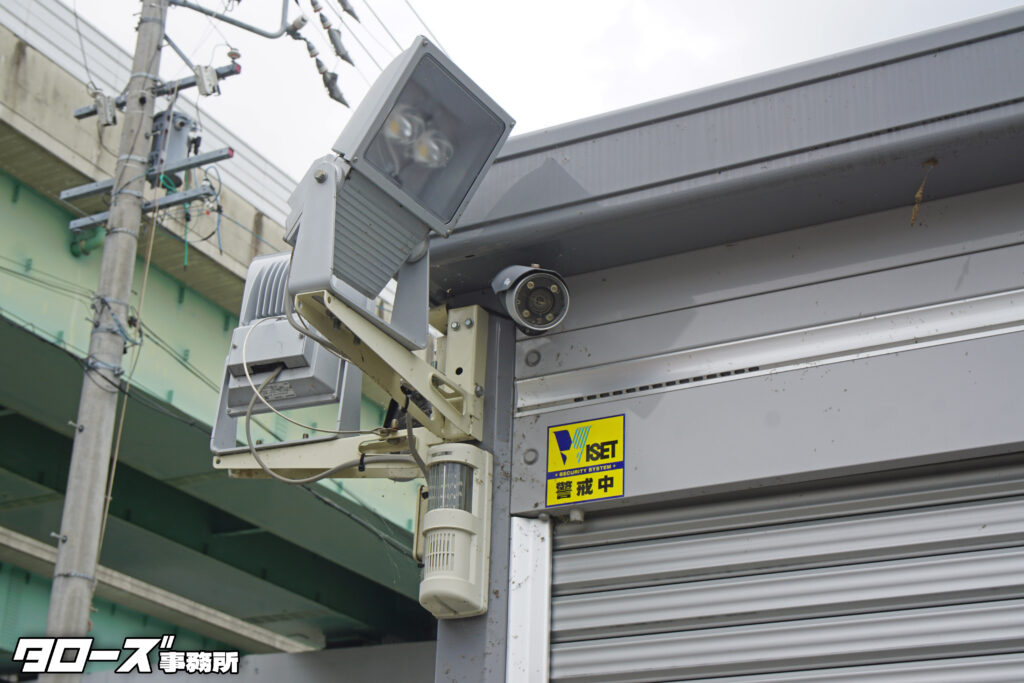 物件名:清須東ICガレージ
所在地:愛知県清須市春日白弓8番地
設備:
・シャッター・LED照明・コンセント
・セキュリティ・防犯カメラ
ガレージサイズ:
全幅3,130㎜・全長6,275㎜・全高2,384㎜
有効サイズ:
全幅2,842㎜・全長6,010㎜・全高2,118㎜
・賃料38,500円
・敷金1カ月・信用保証料1カ月